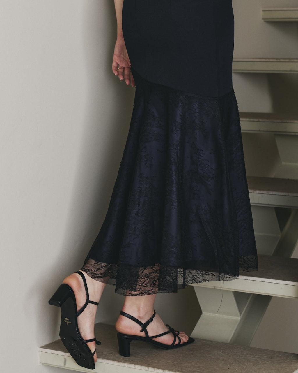 RIBBON ASYMMETRY LACE CAMISOLE DRESS